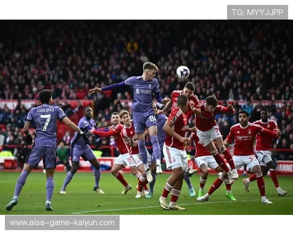 英超利物浦边路穿插连连得分,比赛进入高潮