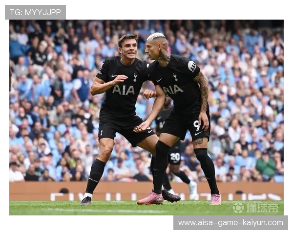 热刺前场持续压迫对方空间，打造无懈可击的攻防体系